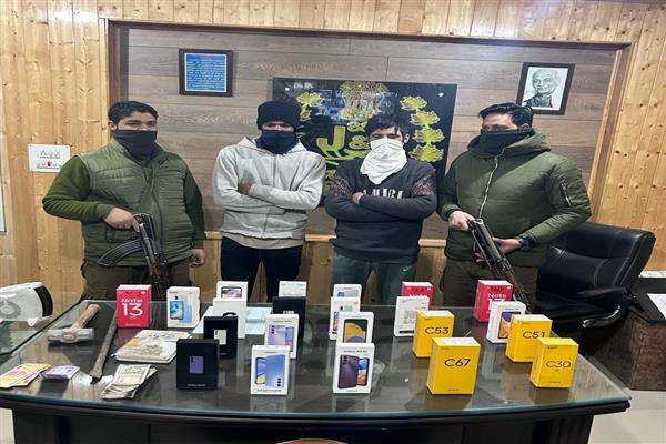 Police in Pulwama have solved a theft case by arresting two accused persons involved in the commission of crime and recovered stolen property worth lacs from their possession.