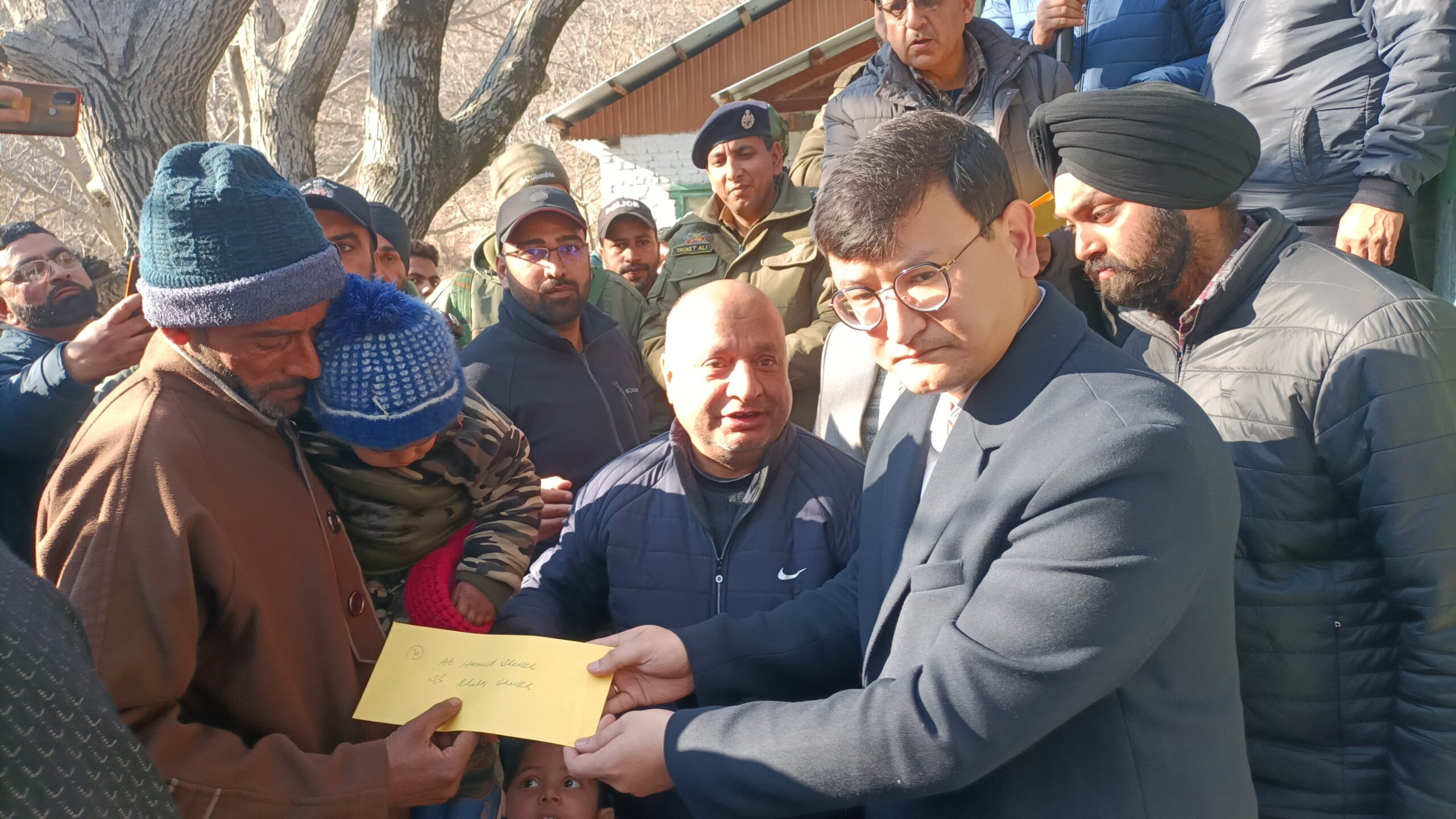 DC B’la distributed Relief Cheques among Boniyar accident Victim families