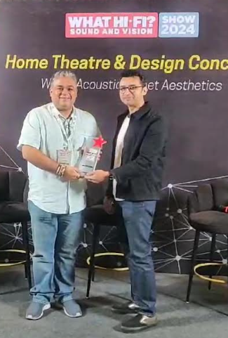 Formovie Theatre Projection Device On A Fresnel Screen Wins Best Display Award in Mumbai