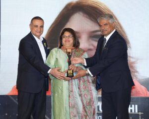 Nitu Joshi of MIAM NGO Receives Best Social Worker Award at Newsmakers Achievers Award